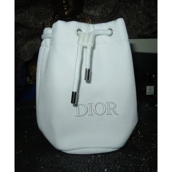 SOLD Dior Beauty White Drawsting Cotton Bucket Bag with Shopping Bag - Picture 2 of 6